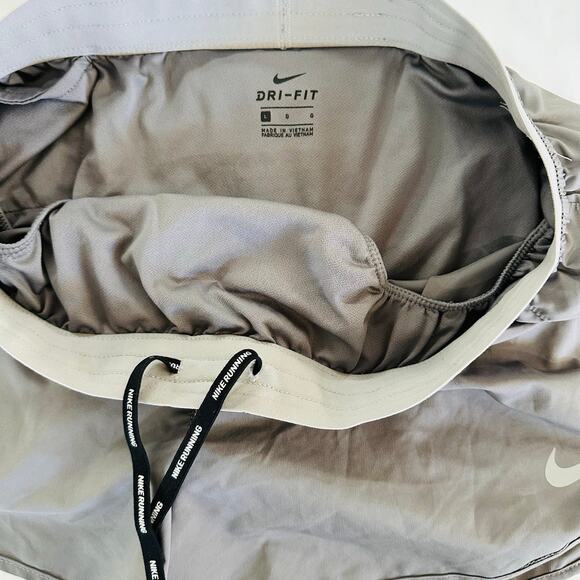 Nike Dri-FIT Women's Running Shorts - Size Large - Breathable & Lightweight - Picture 3 of 5